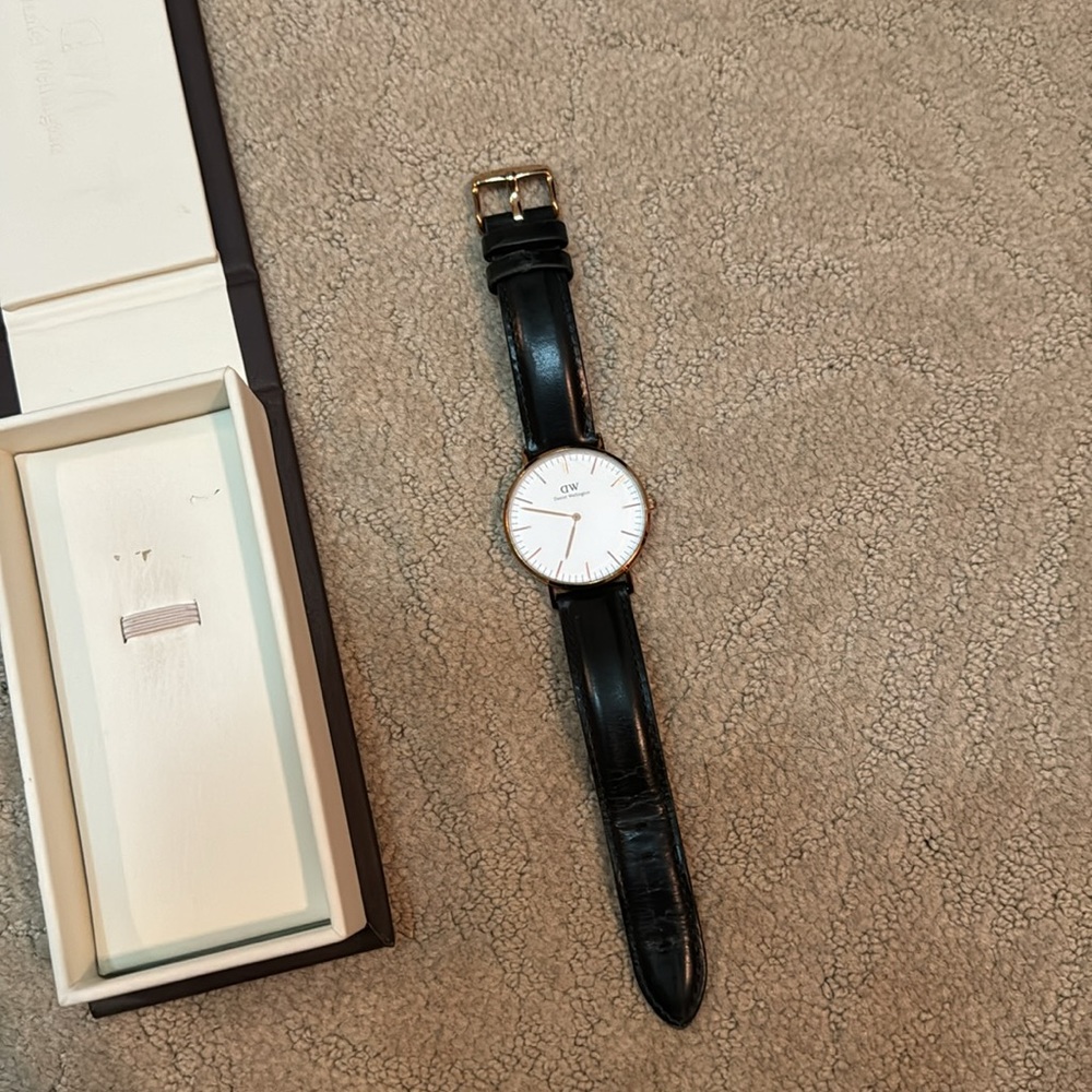 Daniel Wellington Watch - image 2